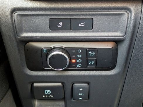 Used 2024 Ford Expedition XLT image 28