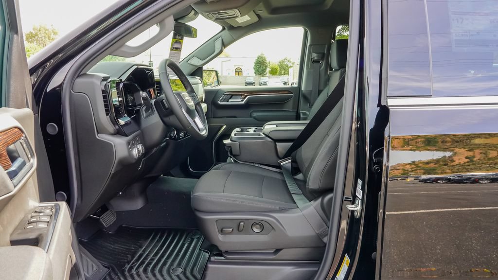 New 2026 GMC Sierra 1500 SLE w/ Max Trailering Package AWD/4WD image 13
