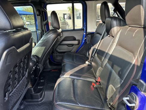 Used 2019 Jeep Wrangler Unlimited Rubicon w/ Dual Top Group image 17