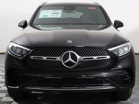 Used 2025 Mercedes-Benz GLC 350e 4MATIC image 6