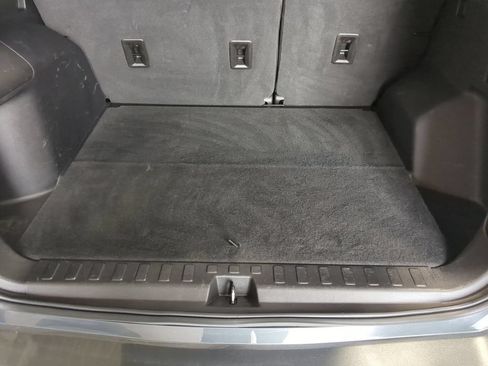 Used 2018 Chevrolet Equinox LT FWD image 36