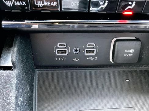 Used 2022 Jeep Grand Cherokee L Laredo w/ Luxury Tech Group I AWD/4WD image 16