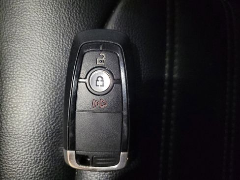 Used 2023 Ford Edge SEL image 32