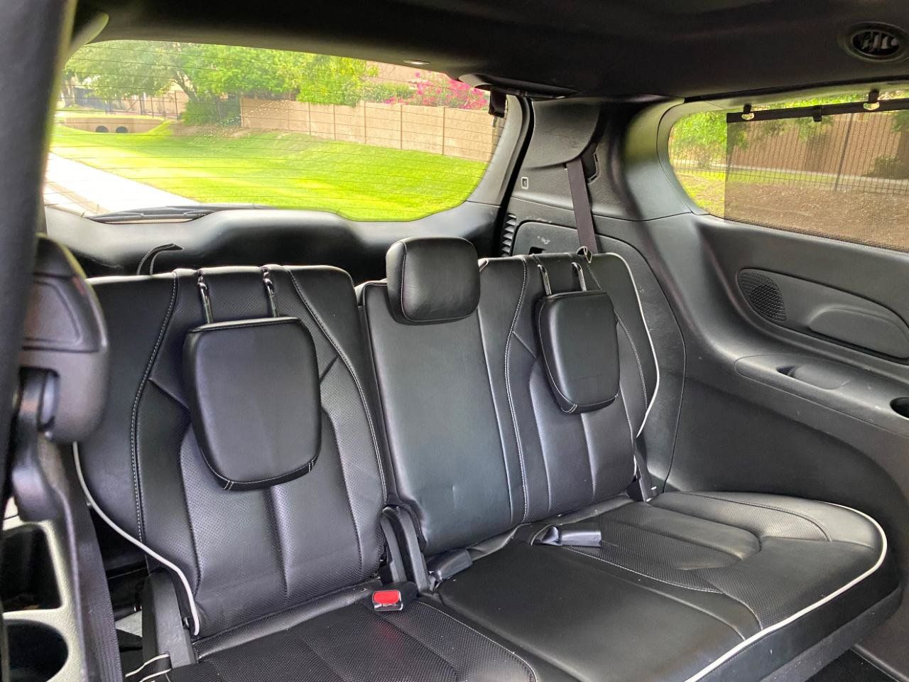 Used 2025 Chrysler Pacifica Limited FWD image 45