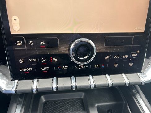 Used 2025 GMC Acadia Elevation image 18