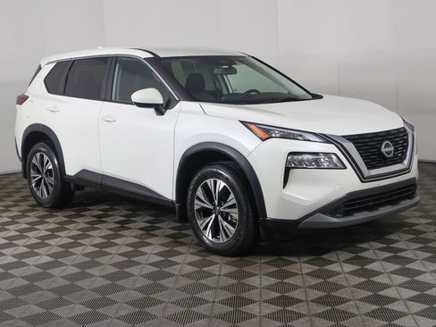 Used 2023 Nissan Rogue SV AWD/4WD image 2