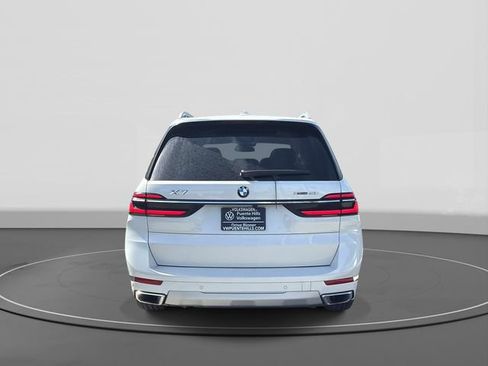 Used 2023 BMW X7 xDrive40i w/ Premium Package AWD/4WD image 4