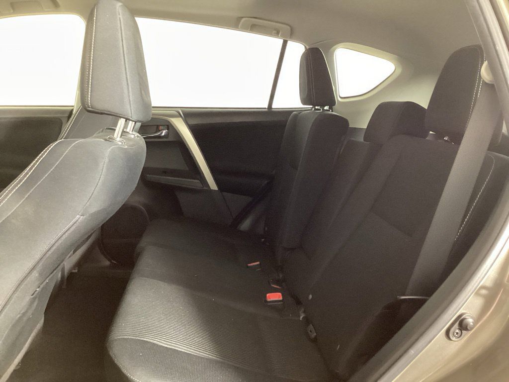 Used 2014 Toyota RAV4 XLE AWD/4WD image 27