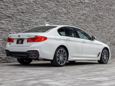 Used 2020 BMW 530e xDrive 530e xDrive iPerformance Plug- w/ M Sport Package image 10