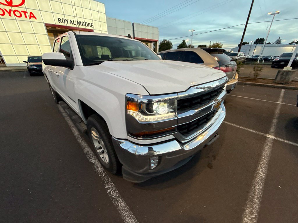 Used 2019 Chevrolet Silverado 1500 LT w/ All Star Edition AWD/4WD image 3