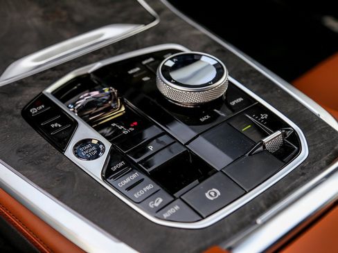 New 2026 BMW X7 xDrive40i w/ Executive Package image 14