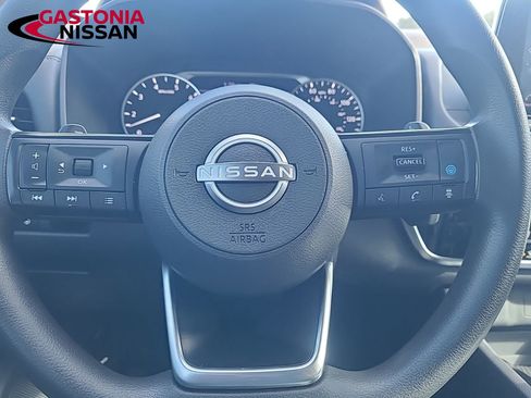 Used 2022 Nissan Rogue SV image 35