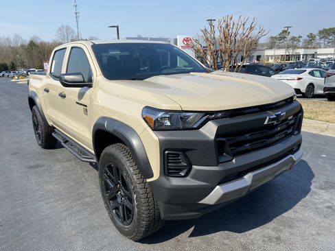 Used 2024 Chevrolet Colorado Trail Boss w/ Advanced Trailering Package image 3