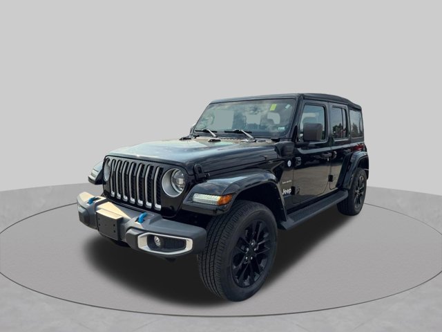 Used 2023 Jeep Wrangler Unlimited Sahara w/ Cold Weather Group AWD/4WD image 9