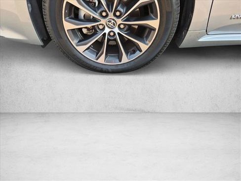 Used 2016 Toyota Avalon XLE Premium FWD image 21
