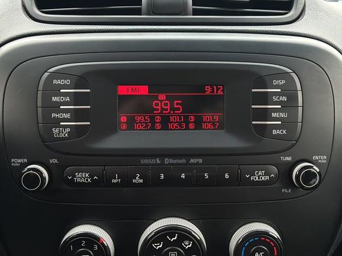 Used 2014 Kia Soul + FWD image 18