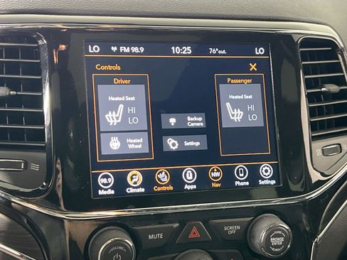 Used 2022 Jeep Grand Cherokee Limited image 20