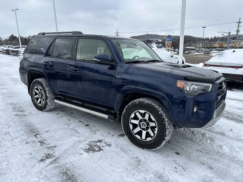Used 2021 Toyota 4Runner TRD Off-Road Premium w/ Moonroof Package image 2