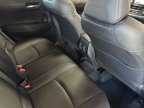 Used 2023 Toyota Corolla Cross XLE w/ Convenience Package FWD image 33