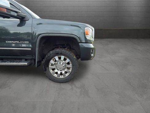 Used 2017 GMC Sierra 2500 Denali w/ Duramax Plus Package AWD/4WD image 30