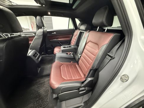 Used 2022 Volkswagen Atlas Cross Sport SEL Premium R-Line AWD/4WD image 5