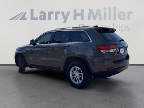Used 2020 Jeep Grand Cherokee Laredo RWD image 3