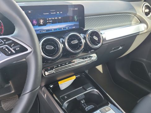 Used 2026 Mercedes-Benz GLB 250 image 22