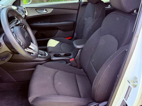 Used 2019 Kia Forte LXS FWD image 10