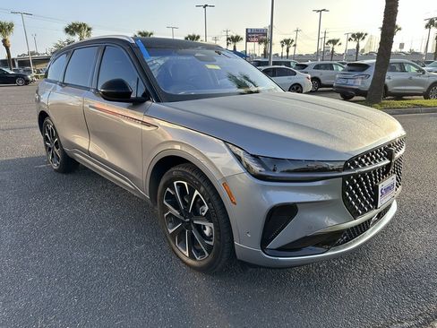 Used 2024 Lincoln Nautilus Reserve image 8