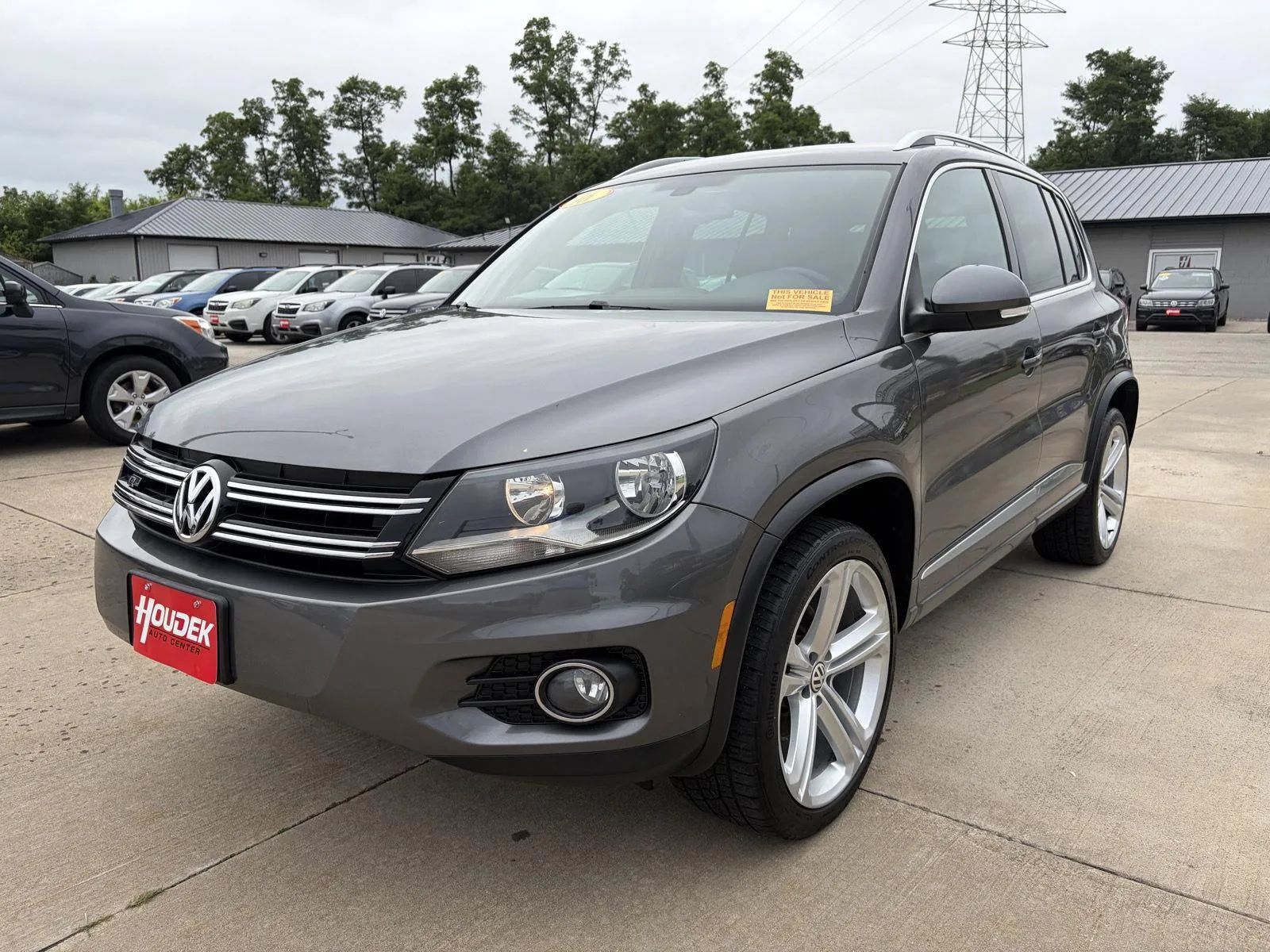 Used 2016 Volkswagen Tiguan R-Line FWD image 3