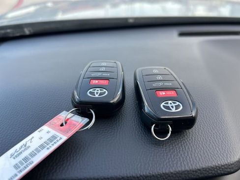 Used 2024 Toyota Grand Highlander Limited image 20