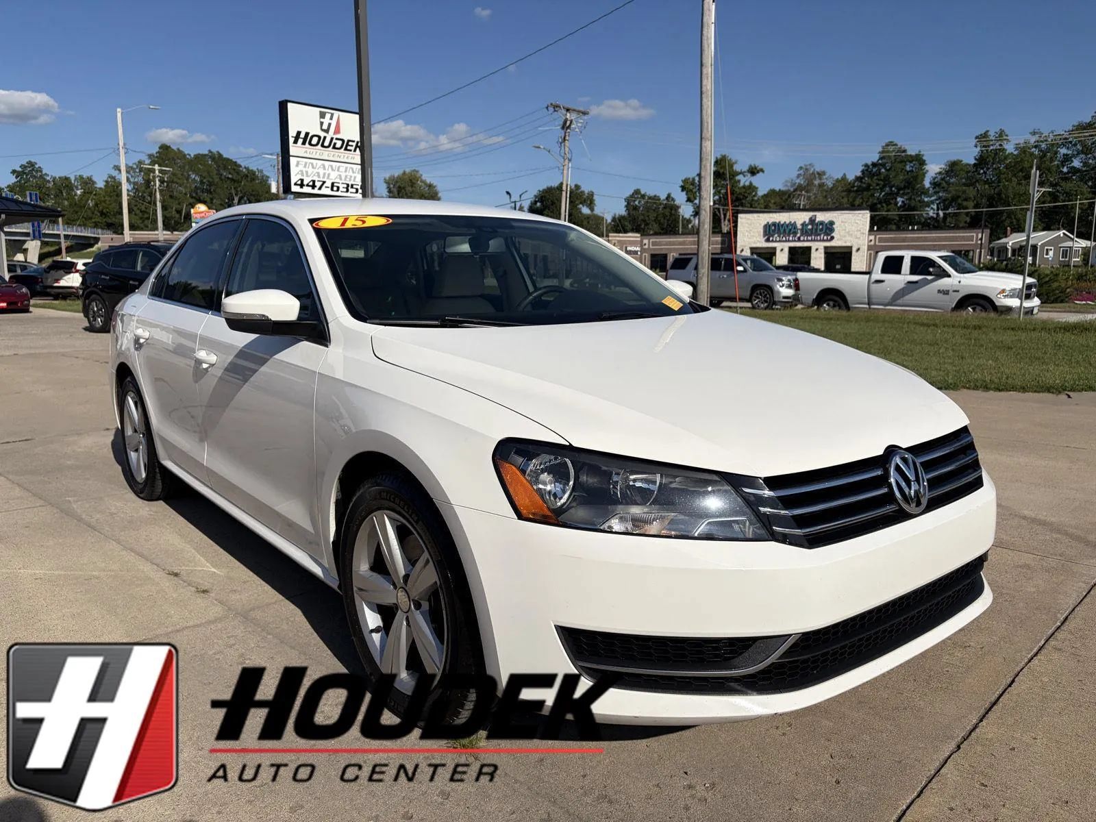 Used 2015 Volkswagen Passat 1.8T SE FWD image 1