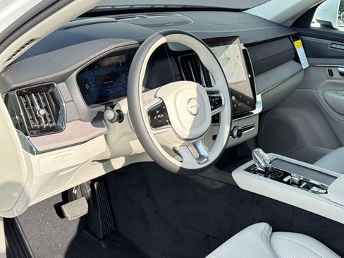 New 2026 Volvo XC90 T8 Ultra w/ Protection Package Premier AWD/4WD image 4
