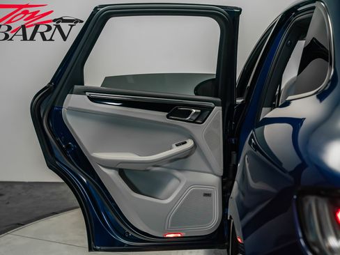 Used 2022 Porsche Macan S image 42