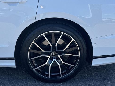 Used 2021 Audi A8 L 4.0T image 3