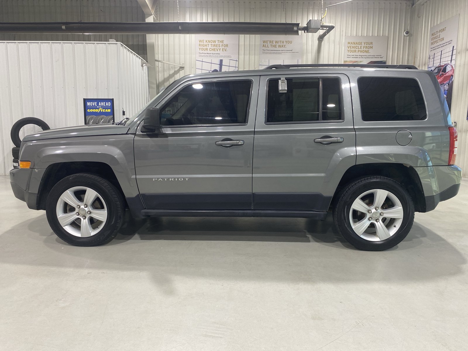 Used 2012 Jeep Patriot Latitude AWD/4WD image 5