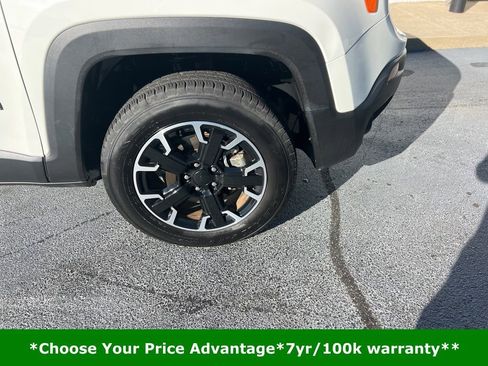 Certified 2023 Jeep Renegade Latitude image 12
