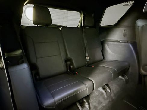 Used 2023 Chevrolet Traverse Premier image 31