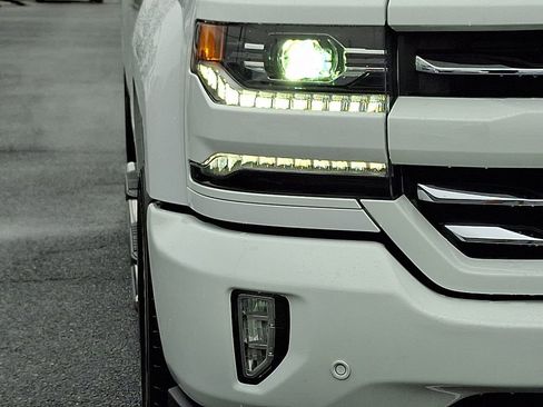 Used 2017 Chevrolet Silverado 1500 LTZ Z71 w/ LTZ Plus Package image 9