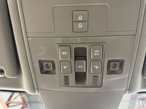 Used 2022 Volkswagen Atlas SEL image 28