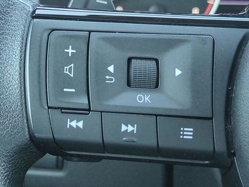 Used 2023 Nissan Rogue SV FWD image 24