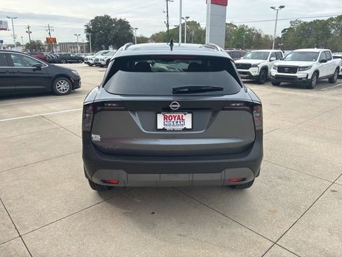 Used 2026 Nissan Kicks SV image 6