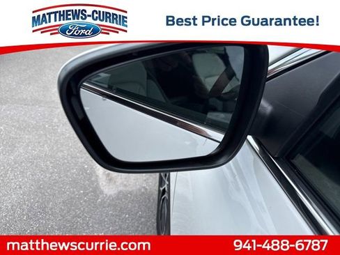 New 2025 Ford Escape SE w/ PHEV Premium Package image 9