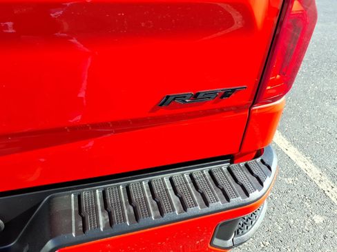 Used 2023 Chevrolet Silverado 1500 RST w/ Z71 Off-Road Package image 5