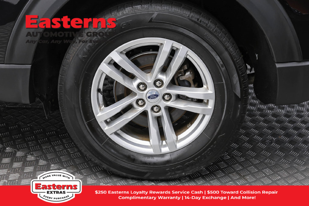 Used 2023 Ford Explorer XLT w/ Equipment Group 202A AWD/4WD image 9