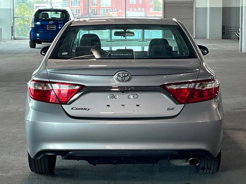 Used 2016 Toyota Camry SE FWD image 9