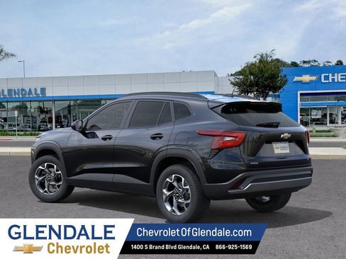 New 2026 Chevrolet Trax LT w/ Driver Confidence Package FWD image 3
