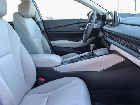 Used 2023 Honda Accord EX image 18