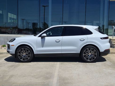 New 2025 Porsche Cayenne image 2