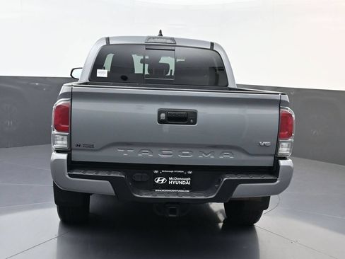 Used 2021 Toyota Tacoma TRD Sport AWD/4WD image 4
